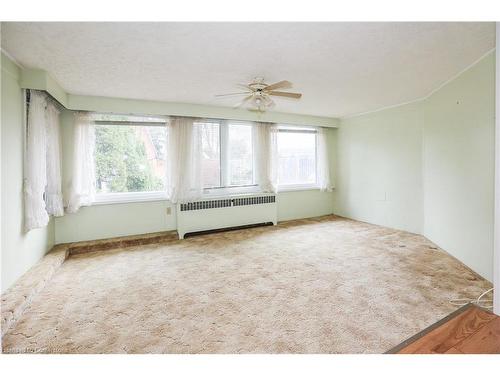 1 Grand Avenue, Grimsby, ON - Indoor Photo Showing Other Room