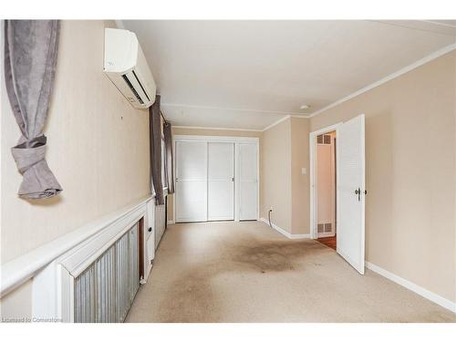 1 Grand Avenue, Grimsby, ON - Indoor Photo Showing Other Room