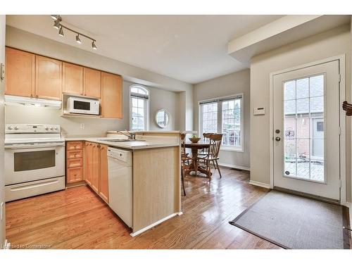 199 Roxton Road, Oakville, ON - Indoor Photo Showing Kitchen