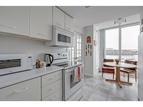 1001-415 Locust Street, Burlington, ON - Indoor Photo Showing Kitchen