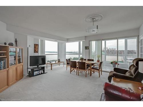 1001-415 Locust Street, Burlington, ON - Indoor Photo Showing Living Room