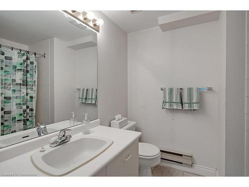 1001-415 Locust Street, Burlington, ON - Indoor Photo Showing Bathroom