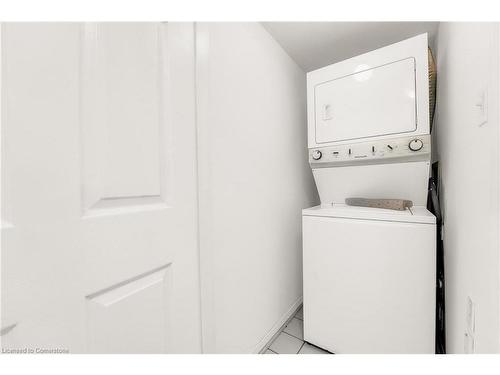 276-4975 Southampton Drive, Mississauga, ON - Indoor Photo Showing Laundry Room