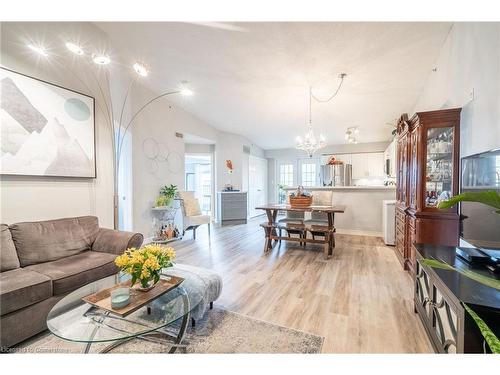 410-2085 Appleby Line, Burlington, ON - Indoor Photo Showing Living Room