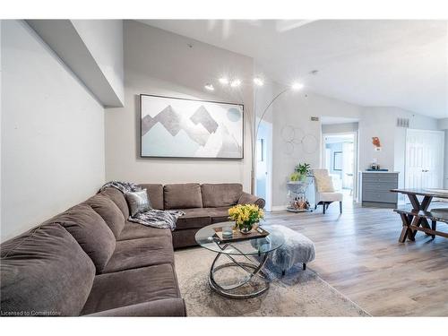 410-2085 Appleby Line, Burlington, ON - Indoor Photo Showing Living Room