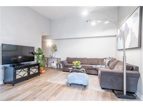 410-2085 Appleby Line, Burlington, ON - Indoor Photo Showing Living Room