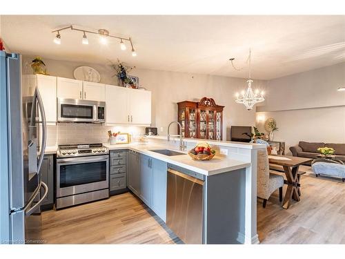 410-2085 Appleby Line, Burlington, ON - Indoor Photo Showing Kitchen