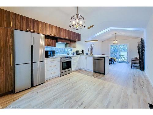 5759 Robinson Street, Niagara Falls, ON - Indoor Photo Showing Kitchen With Stainless Steel Kitchen