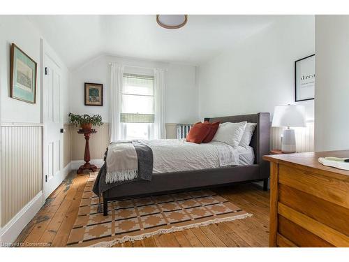 1083 Colborne Street E, Brantford, ON - Indoor Photo Showing Bedroom