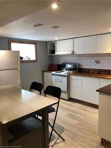 1328 Bunnell Drive, Burlington, ON - Indoor Photo Showing Kitchen