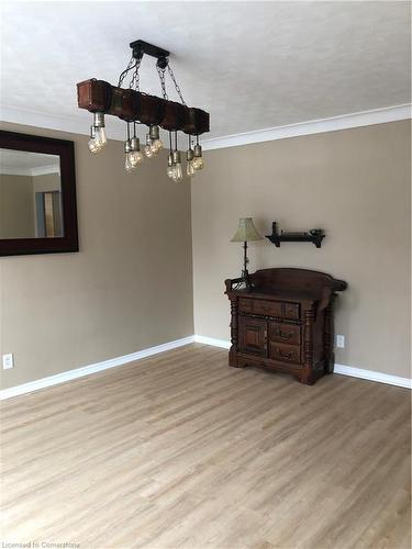 1328 Bunnell Drive, Burlington, ON - Indoor Photo Showing Other Room