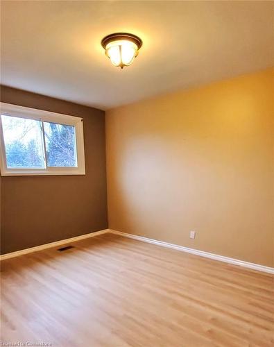 1328 Bunnell Drive, Burlington, ON - Indoor Photo Showing Other Room