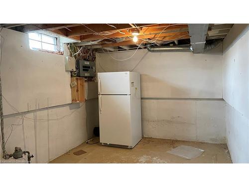 1207 Potters Wheel Crescent, Oakville, ON - Indoor Photo Showing Basement