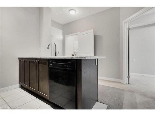 702-85 Robinson Street, Hamilton, ON - Indoor Photo Showing Bathroom