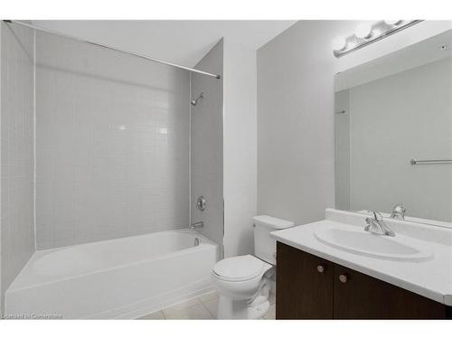 702-85 Robinson Street, Hamilton, ON - Indoor Photo Showing Bathroom