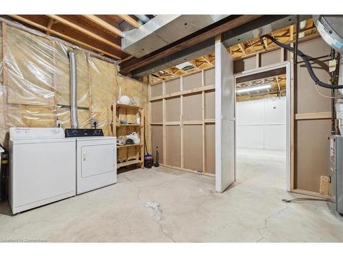 49-2200 Glenwood School Drive, Burlington, ON - Indoor Photo Showing Laundry Room