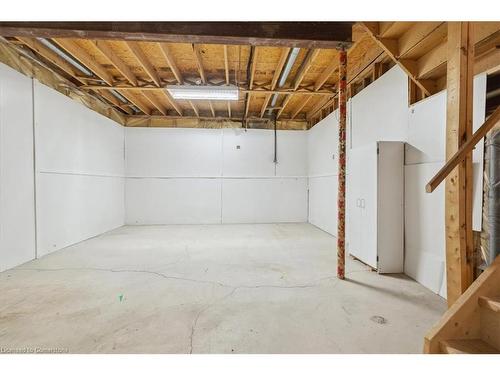 49-2200 Glenwood School Drive, Burlington, ON - Indoor Photo Showing Basement