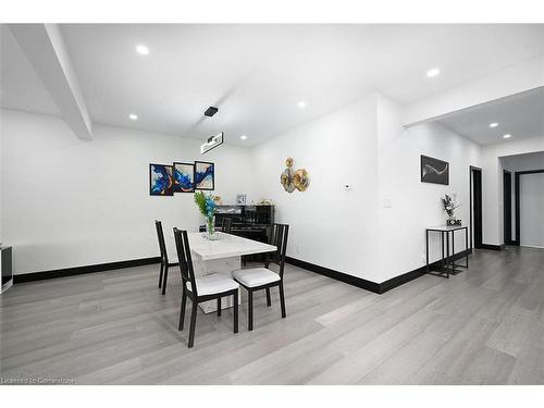 374 Highway 8, Stoney Creek, ON - Indoor Photo Showing Dining Room