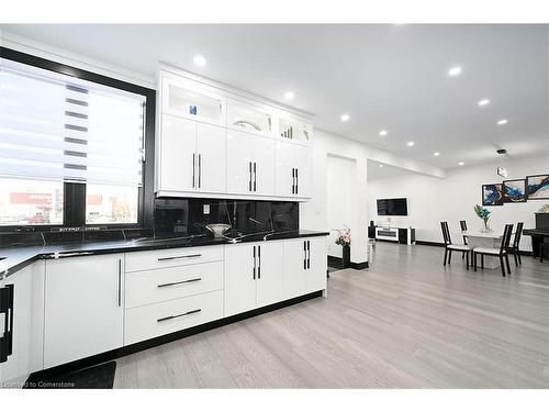 374 Highway 8, Stoney Creek, ON - Indoor Photo Showing Kitchen