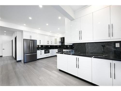 374 Highway 8, Stoney Creek, ON - Indoor Photo Showing Kitchen