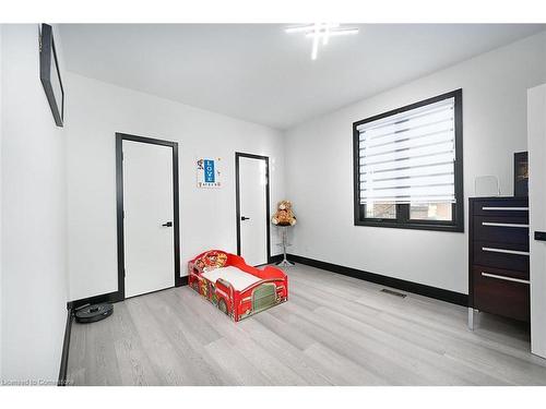 374 Highway 8, Stoney Creek, ON - Indoor Photo Showing Other Room