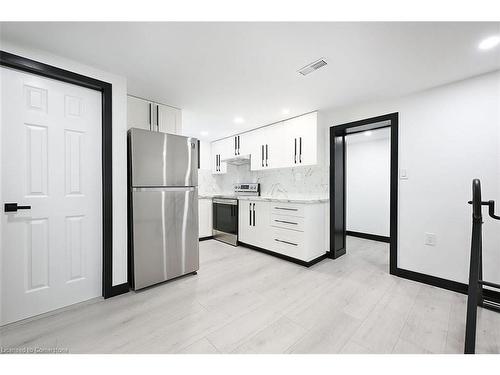 374 Highway 8, Stoney Creek, ON - Indoor Photo Showing Kitchen