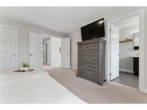 187-1890 Rymal Road E, Hamilton, ON - Indoor Photo Showing Bedroom