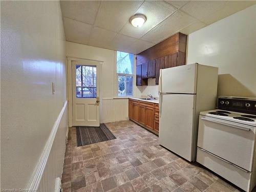 85 Sanford Avenue S, Hamilton, ON - Indoor Photo Showing Kitchen