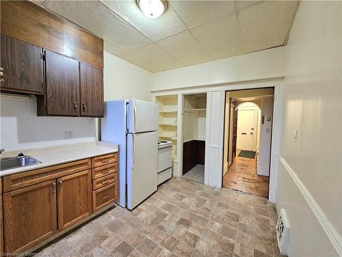 85 Sanford Avenue S, Hamilton, ON - Indoor Photo Showing Kitchen