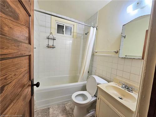 85 Sanford Avenue S, Hamilton, ON - Indoor Photo Showing Bathroom