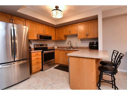 8-18 Cedar Street, Grimsby, ON - Indoor Photo Showing Kitchen