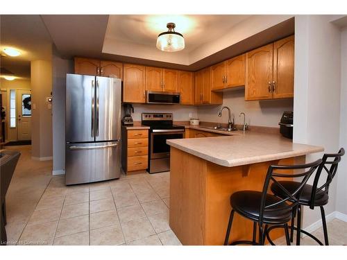 8-18 Cedar Street, Grimsby, ON - Indoor Photo Showing Kitchen