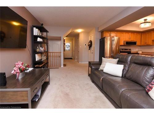 8-18 Cedar Street, Grimsby, ON - Indoor Photo Showing Living Room