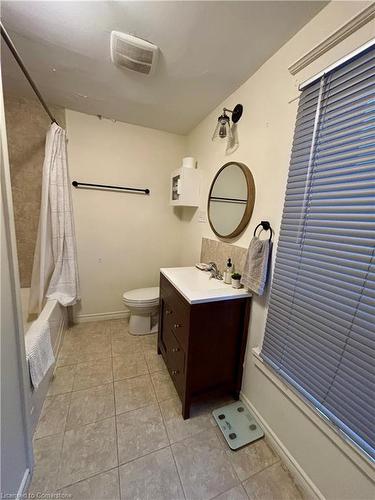 4195 John Street, Beamsville, ON - Indoor Photo Showing Bathroom