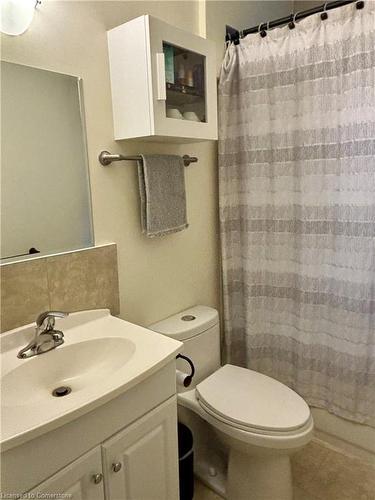 4195 John Street, Beamsville, ON - Indoor Photo Showing Bathroom