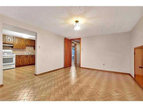 11 Marcella Crescent, Hamilton, ON - Indoor Photo Showing Kitchen