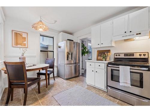 5816 Summer Street, Niagara Falls, ON - Indoor Photo Showing Kitchen