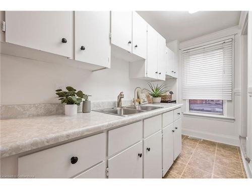 5816 Summer Street, Niagara Falls, ON - Indoor Photo Showing Kitchen With Double Sink