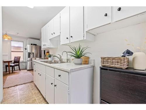 5816 Summer Street, Niagara Falls, ON - Indoor Photo Showing Kitchen With Double Sink