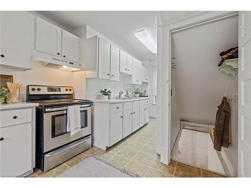 5816 Summer Street, Niagara Falls, ON - Indoor Photo Showing Kitchen