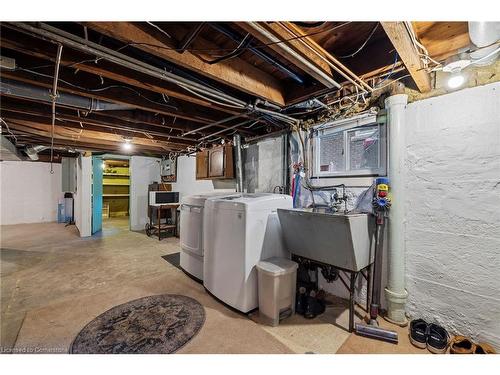 5816 Summer Street, Niagara Falls, ON - Indoor Photo Showing Laundry Room