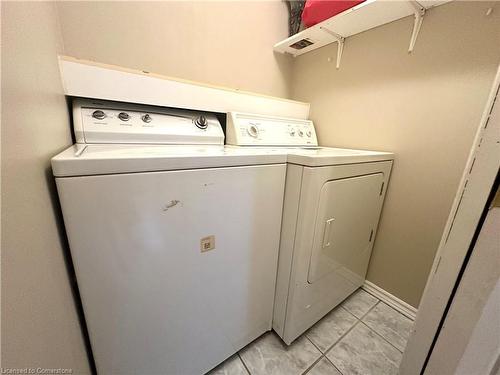 Lower-557 Greenhill Avenue, Hamilton, ON - Indoor Photo Showing Laundry Room