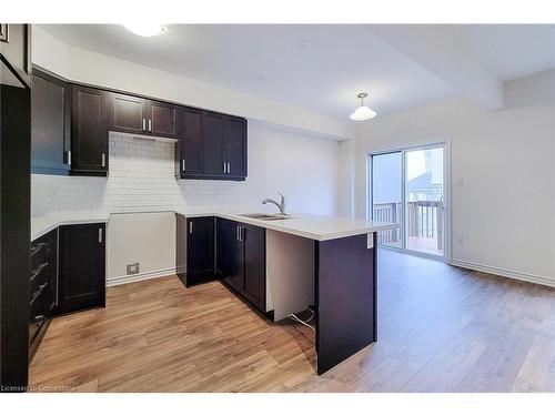 66-305 Garner Road W, Ancaster, ON - Indoor Photo Showing Kitchen