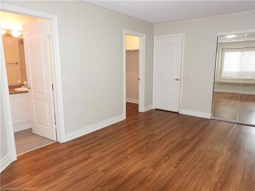 123-710 Spring Gardens Road, Burlington, ON - Indoor Photo Showing Other Room