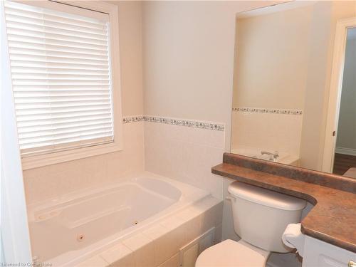 123-710 Spring Gardens Road, Burlington, ON - Indoor Photo Showing Bathroom