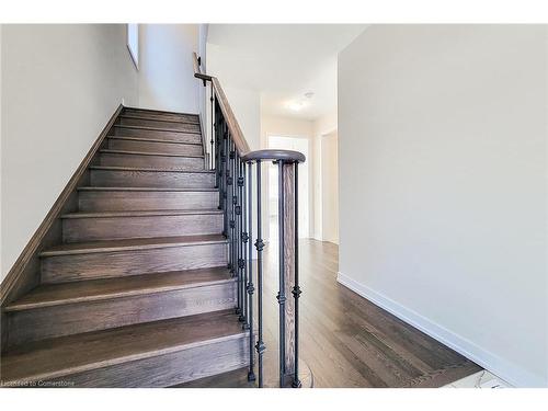 31 Santos Drive, Caledonia, ON - Indoor Photo Showing Other Room