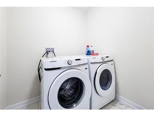 31 Santos Drive, Caledonia, ON - Indoor Photo Showing Laundry Room