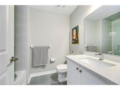 310-269 Georgian Drive, Oakville, ON - Indoor Photo Showing Bathroom