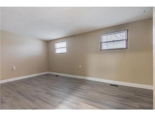 Lower-598 Mapledale Avenue, London, ON - Indoor Photo Showing Other Room