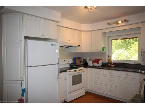 24 Leadale Place, Hamilton, ON - Indoor Photo Showing Kitchen